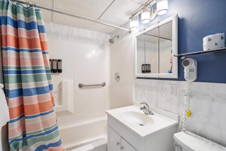 105 Bathroom