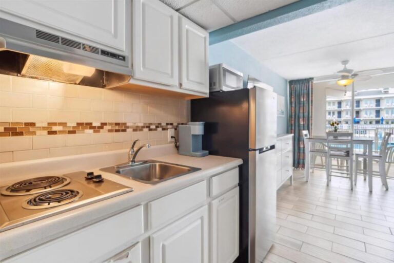 105 kitchenette 2
